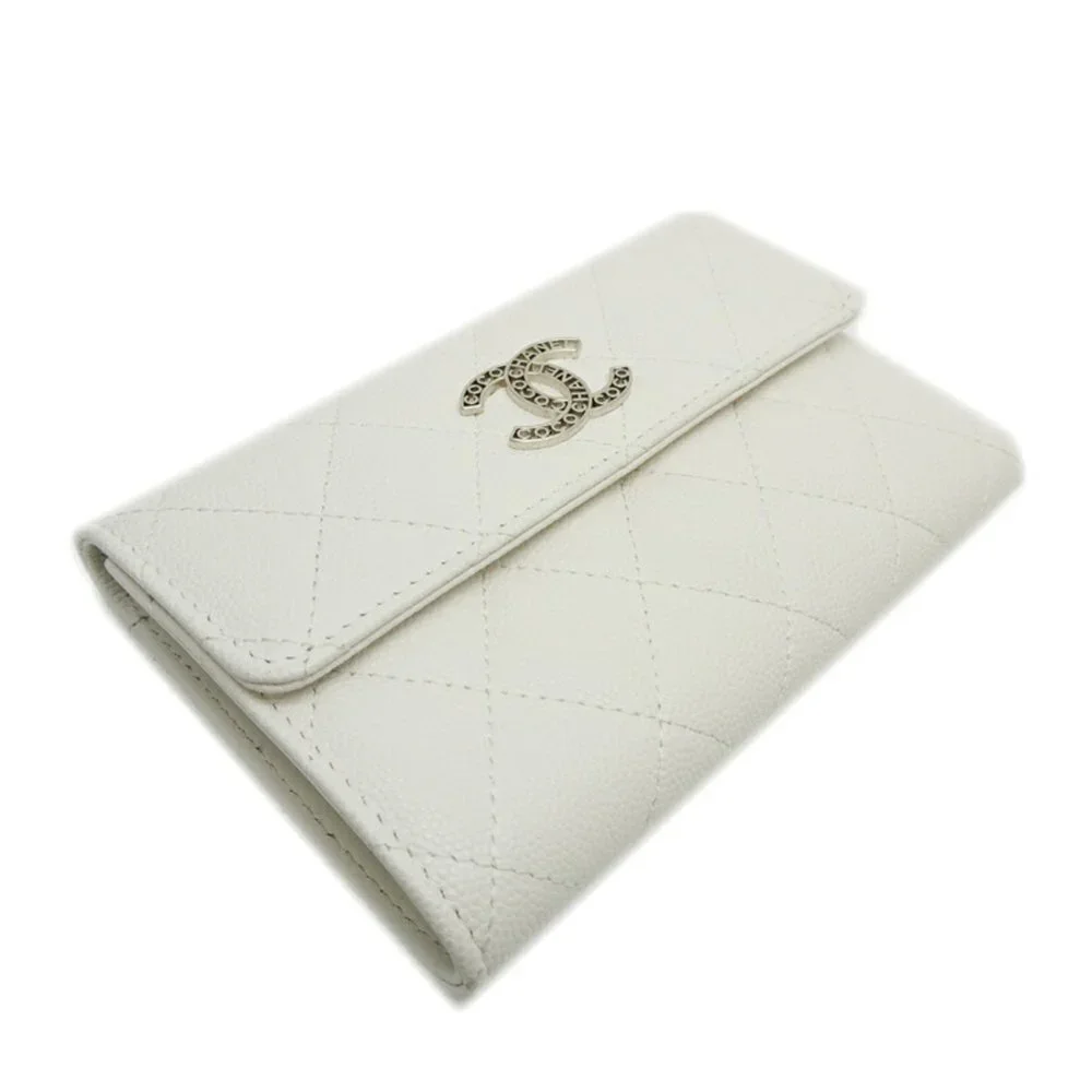 CHANEL White Caviar Leather Wallet
